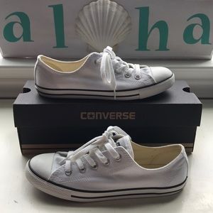 Women’s White CONVERSE Size 6